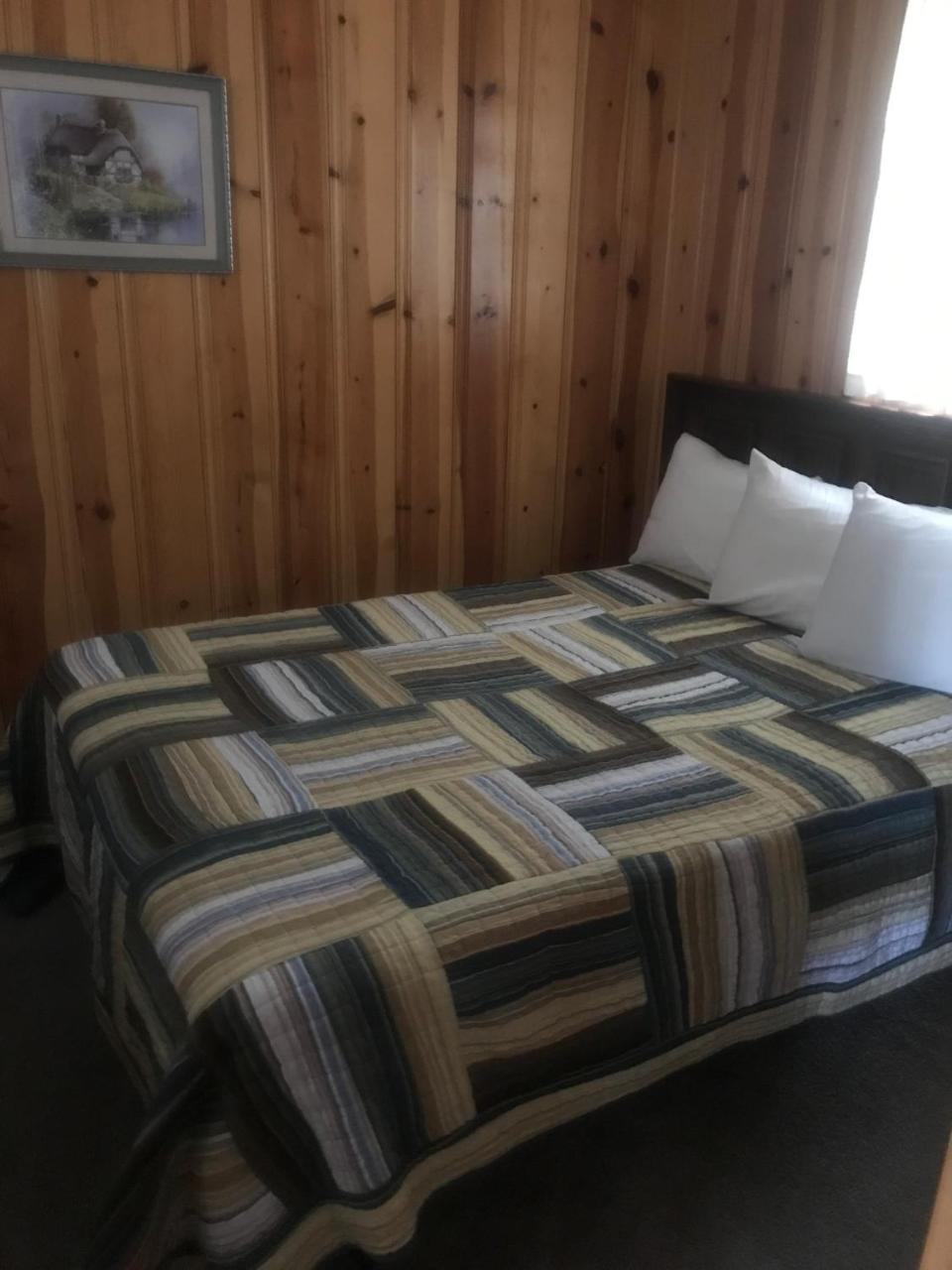 Chalet Motel Кастер Екстер'єр фото