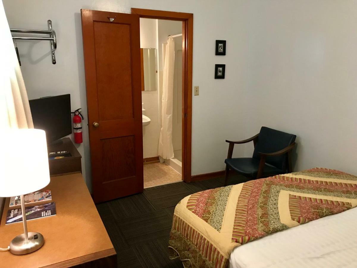 Chalet Motel Кастер Екстер'єр фото
